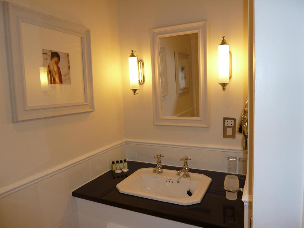 The Belmore Sale Quarto foto